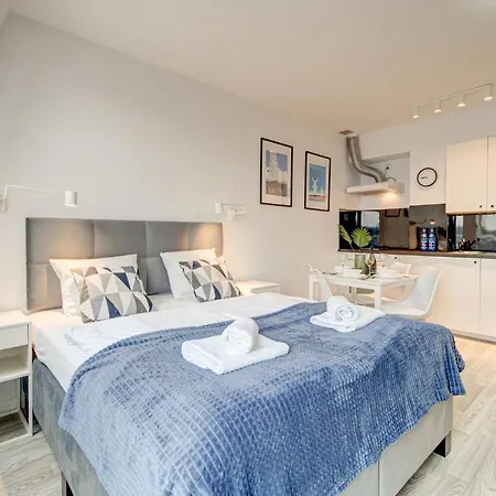 Debina Z Miejscem Parkingowym