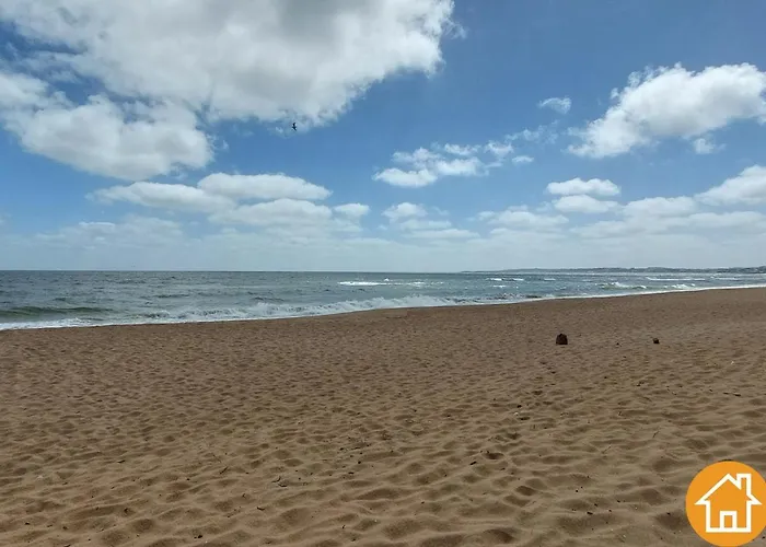 Debina Z Miejscem Parkingowym